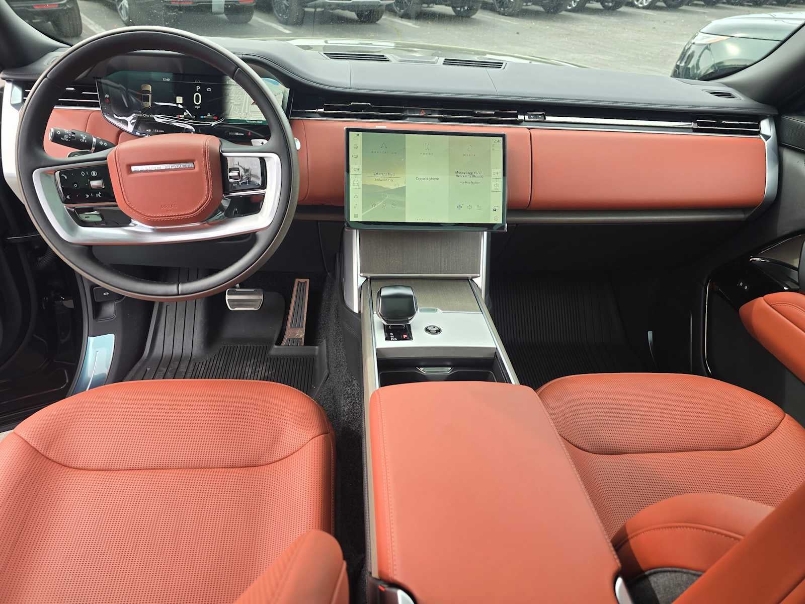 2026 Land Rover Range Rover SV