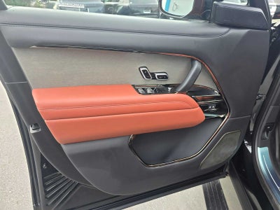 2026 Land Rover Range Rover SV