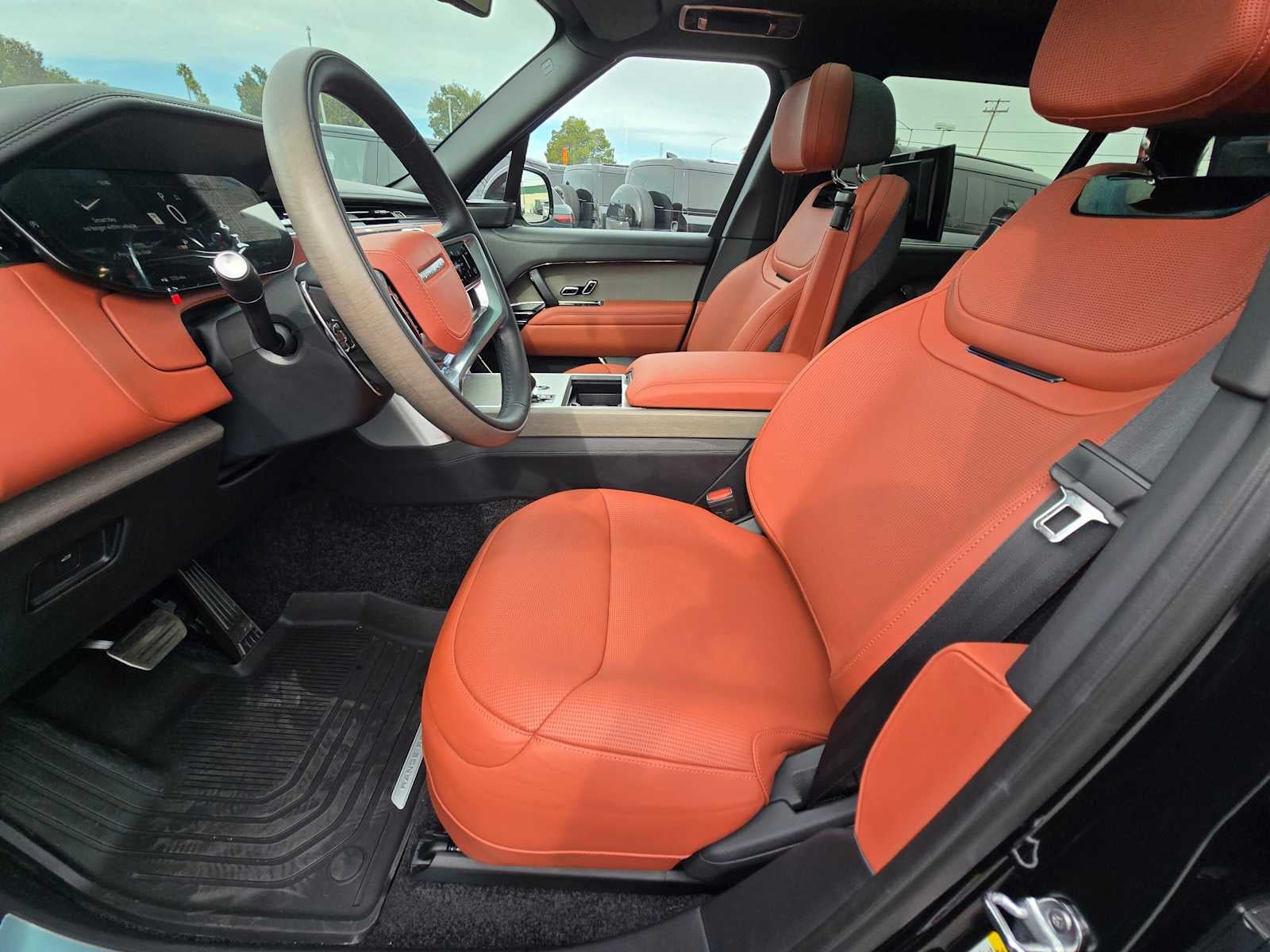 2026 Land Rover Range Rover SV