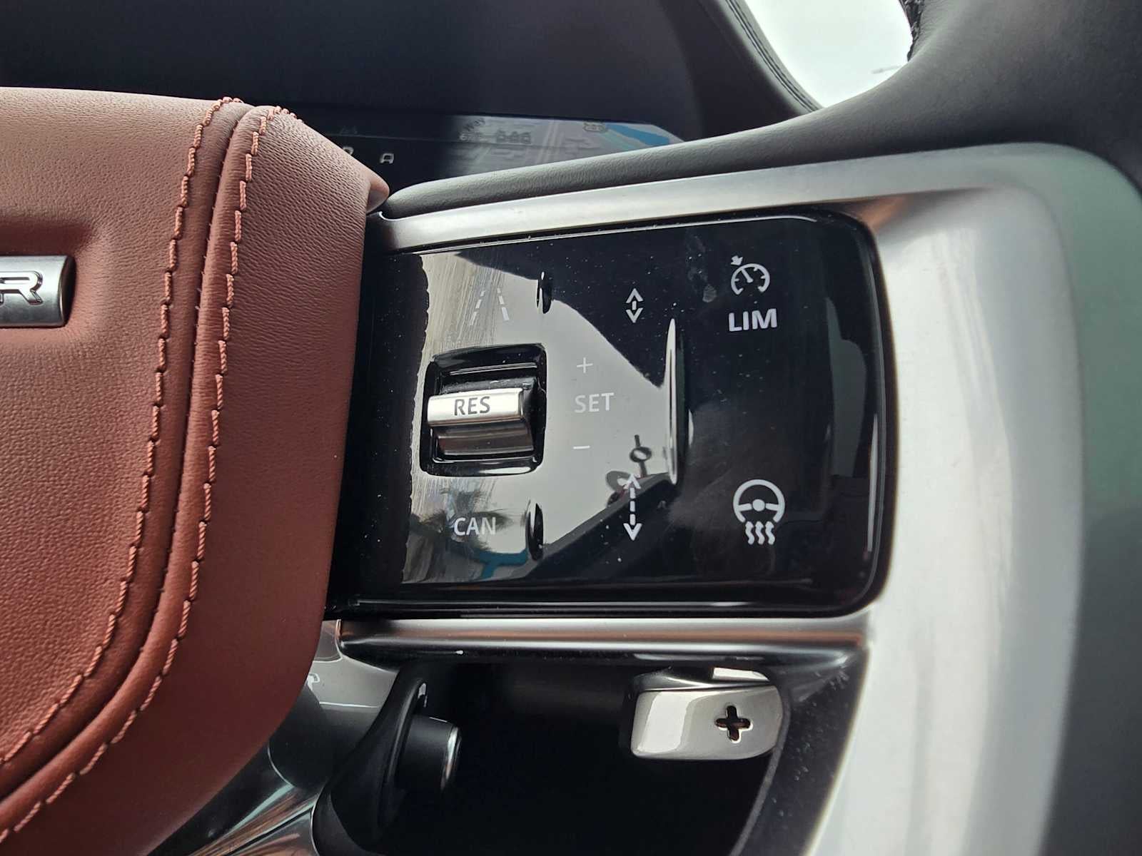 2026 Land Rover Range Rover SV