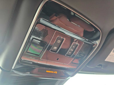 2026 Land Rover Range Rover SV