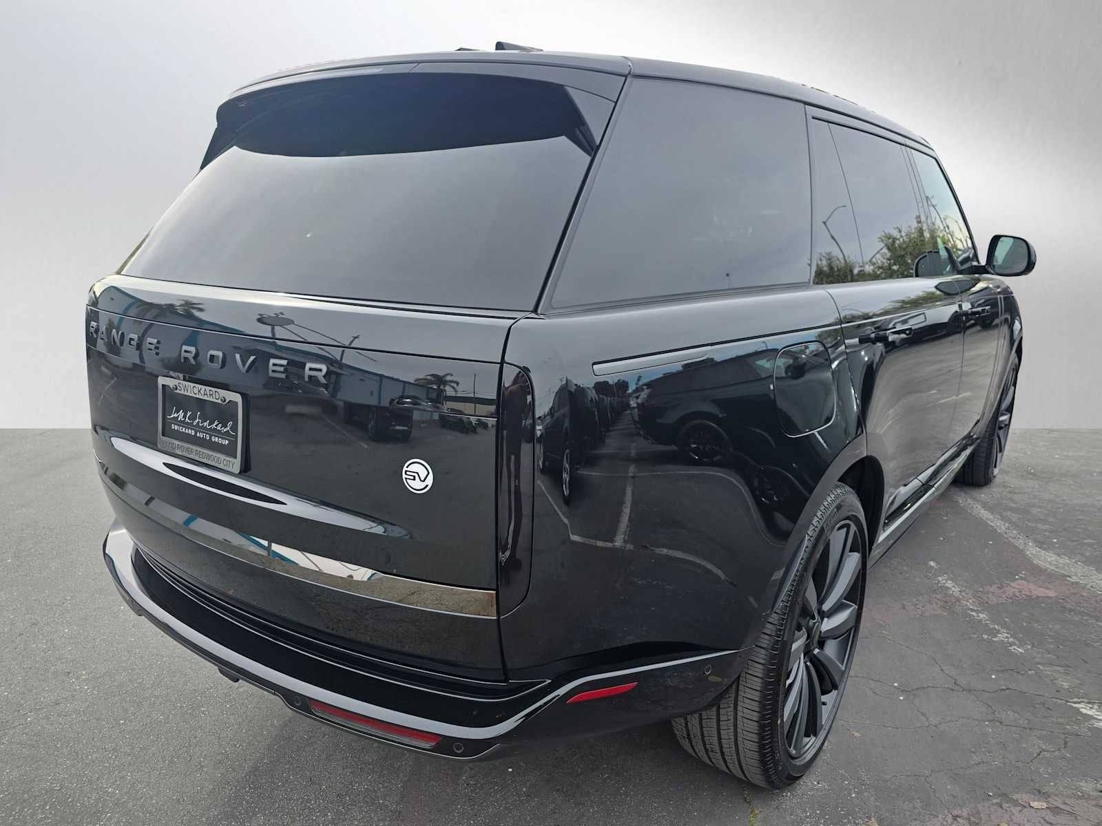 2026 Land Rover Range Rover SV