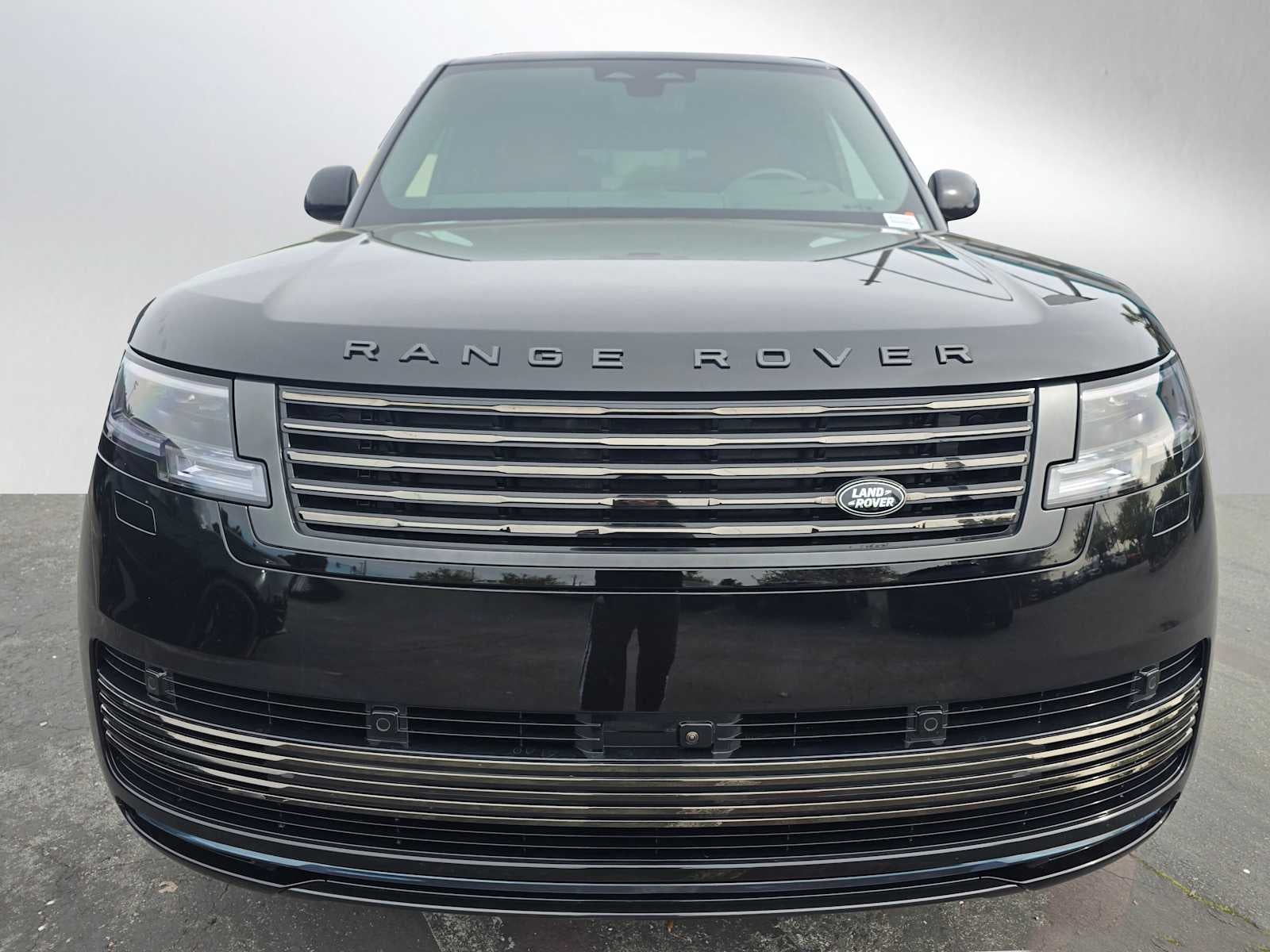 2026 Land Rover Range Rover SV