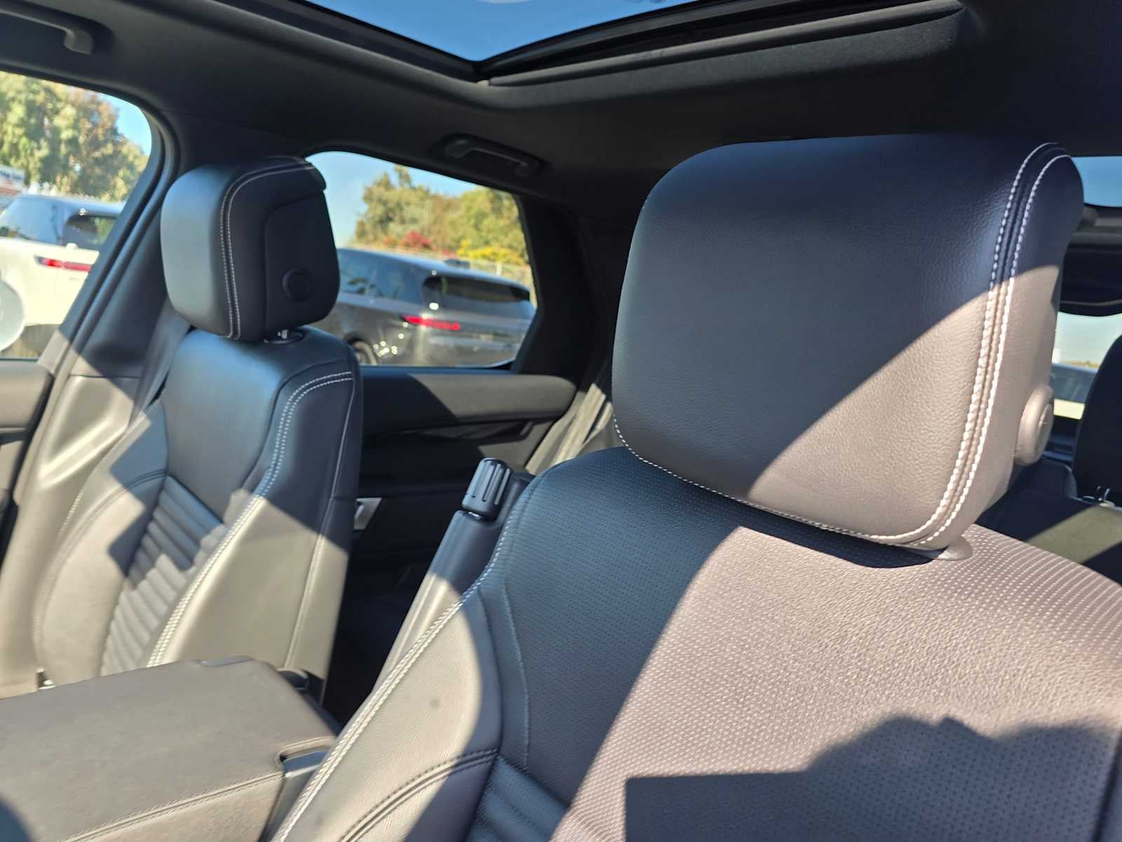 2025 Land Rover Discovery S