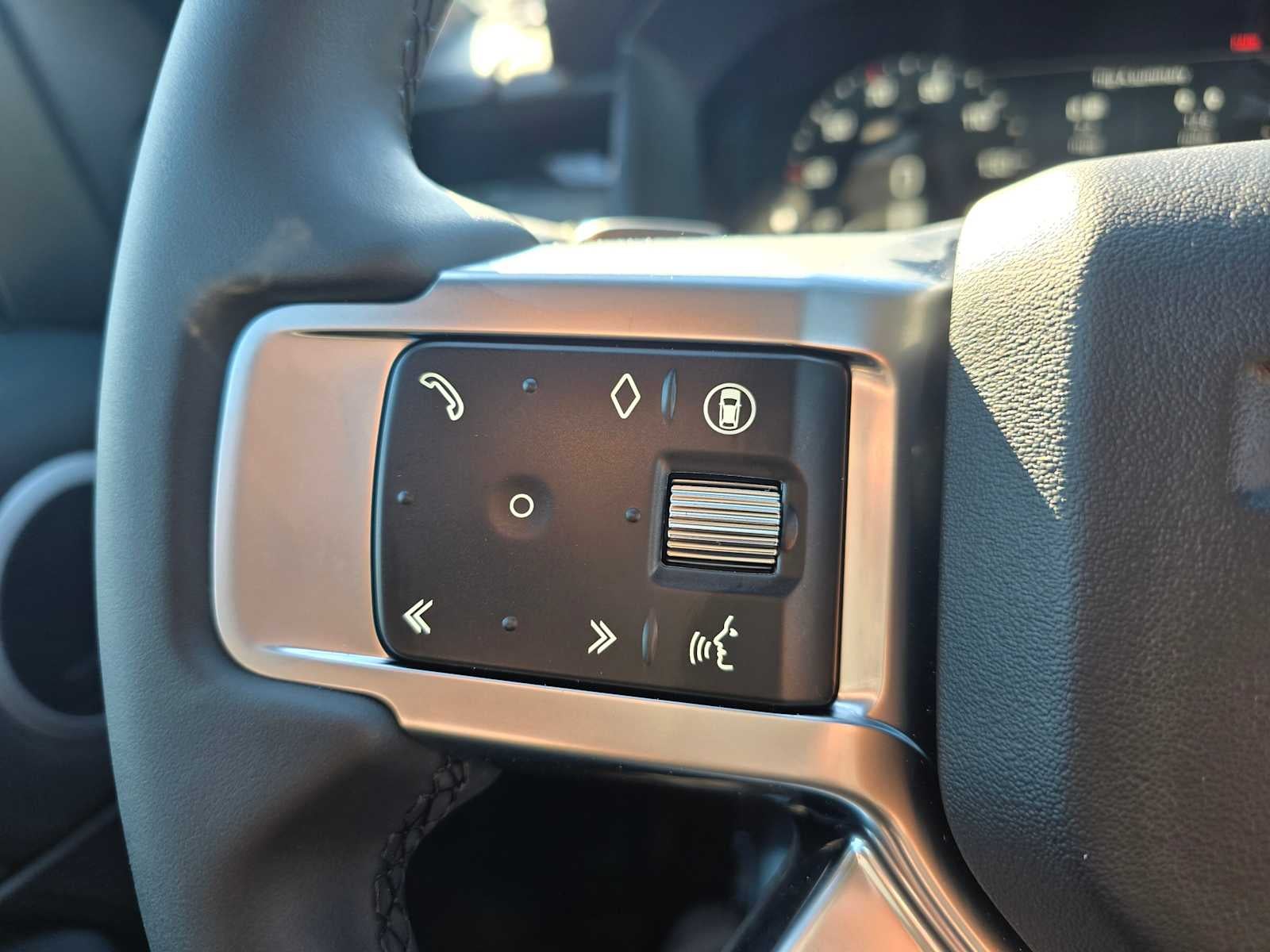 2025 Land Rover Discovery S