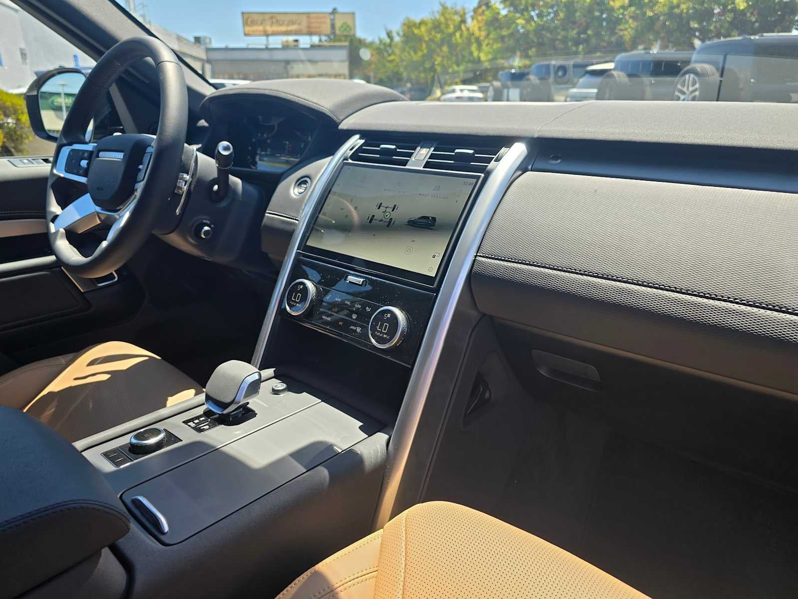 2025 Land Rover Discovery Dynamic SE