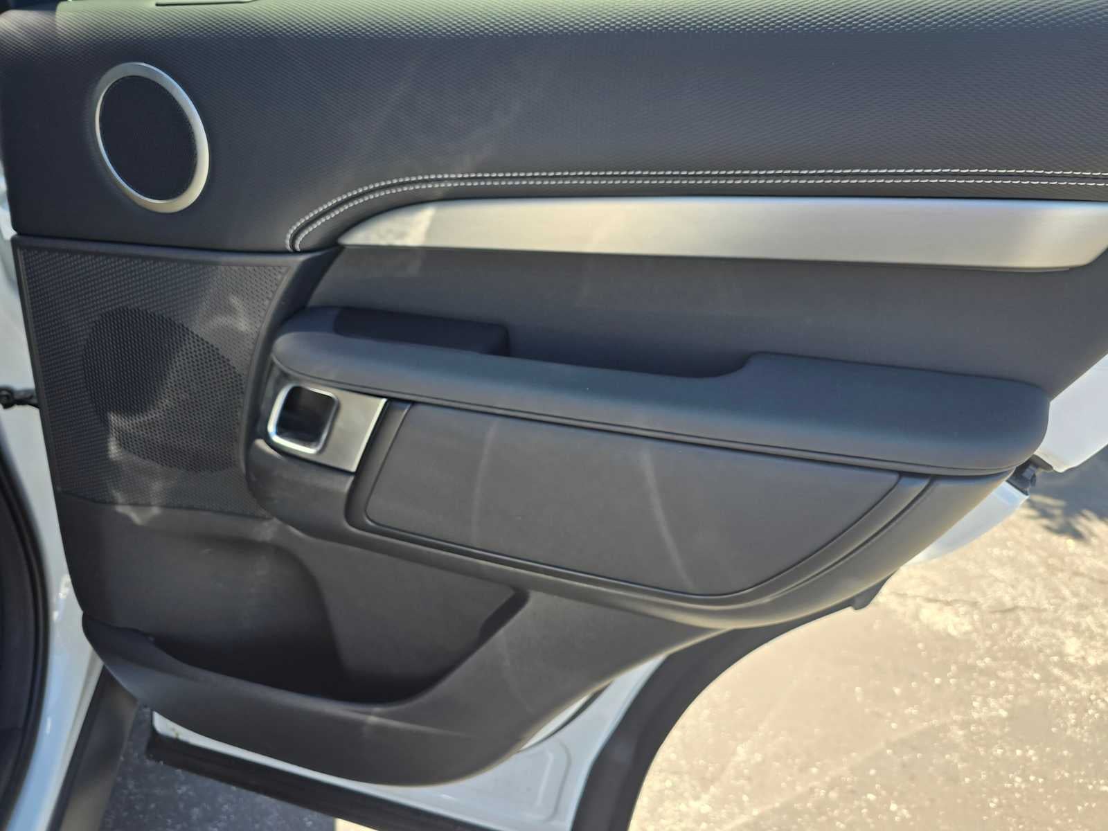 2025 Land Rover Discovery Dynamic SE