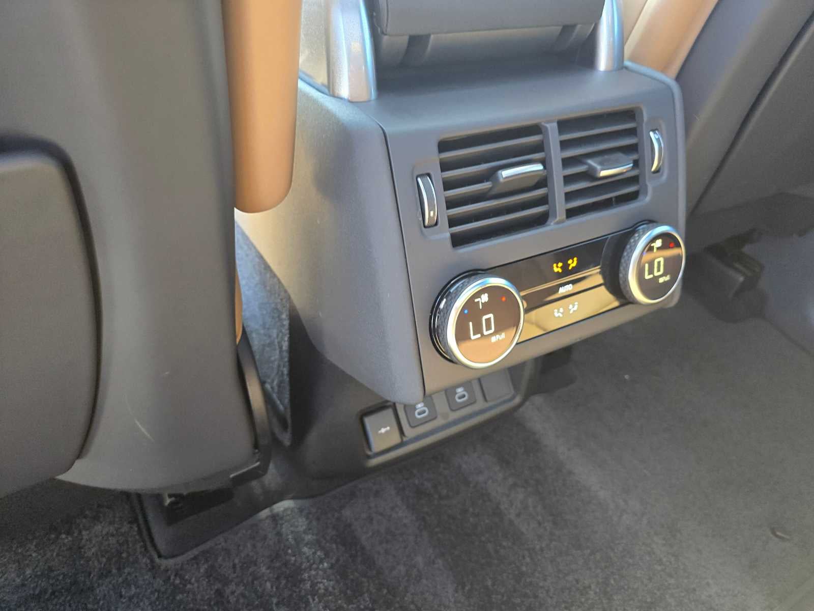 2025 Land Rover Discovery Dynamic SE