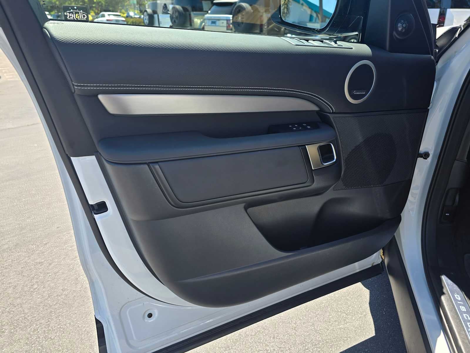 2025 Land Rover Discovery Dynamic SE