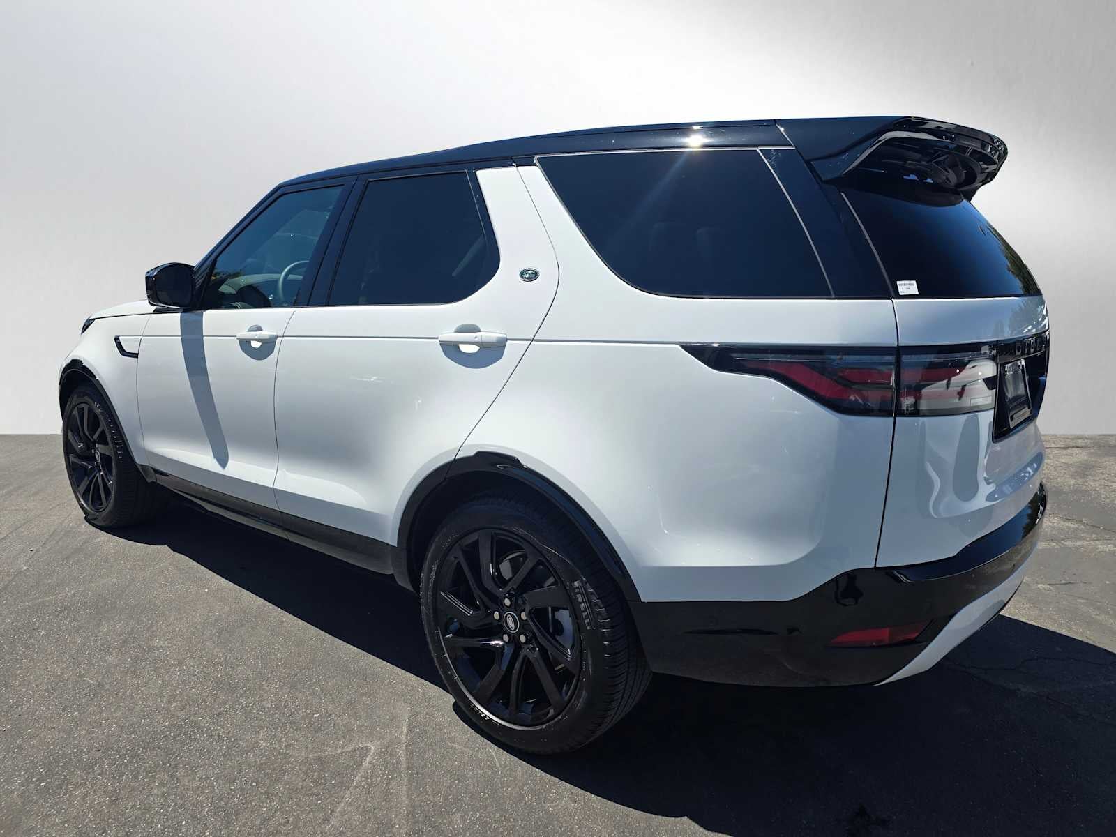 2025 Land Rover Discovery Dynamic SE