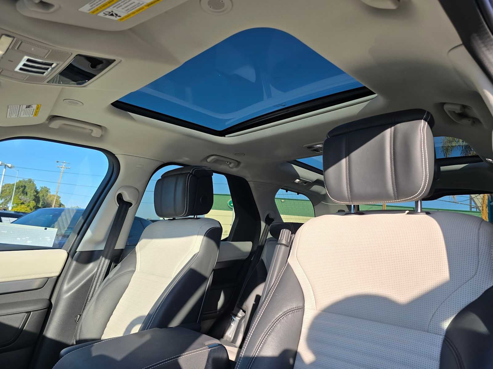 2025 Land Rover Discovery Dynamic SE