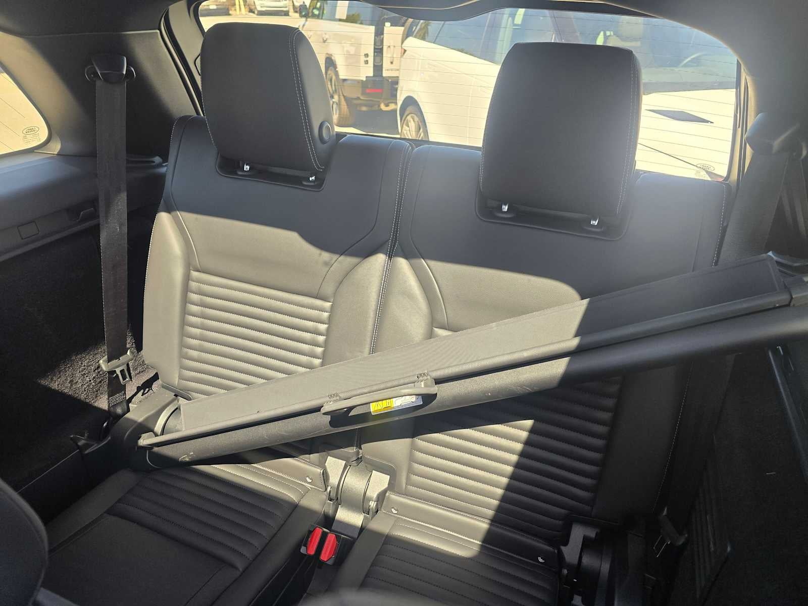 2025 Land Rover Discovery Dynamic SE