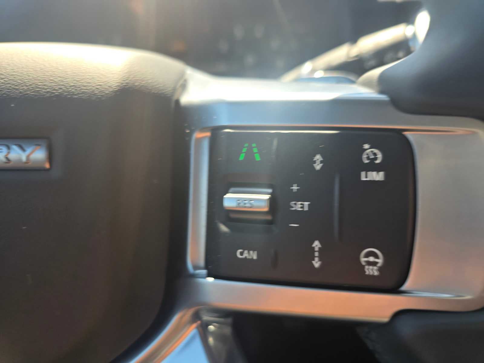 2025 Land Rover Discovery Dynamic SE