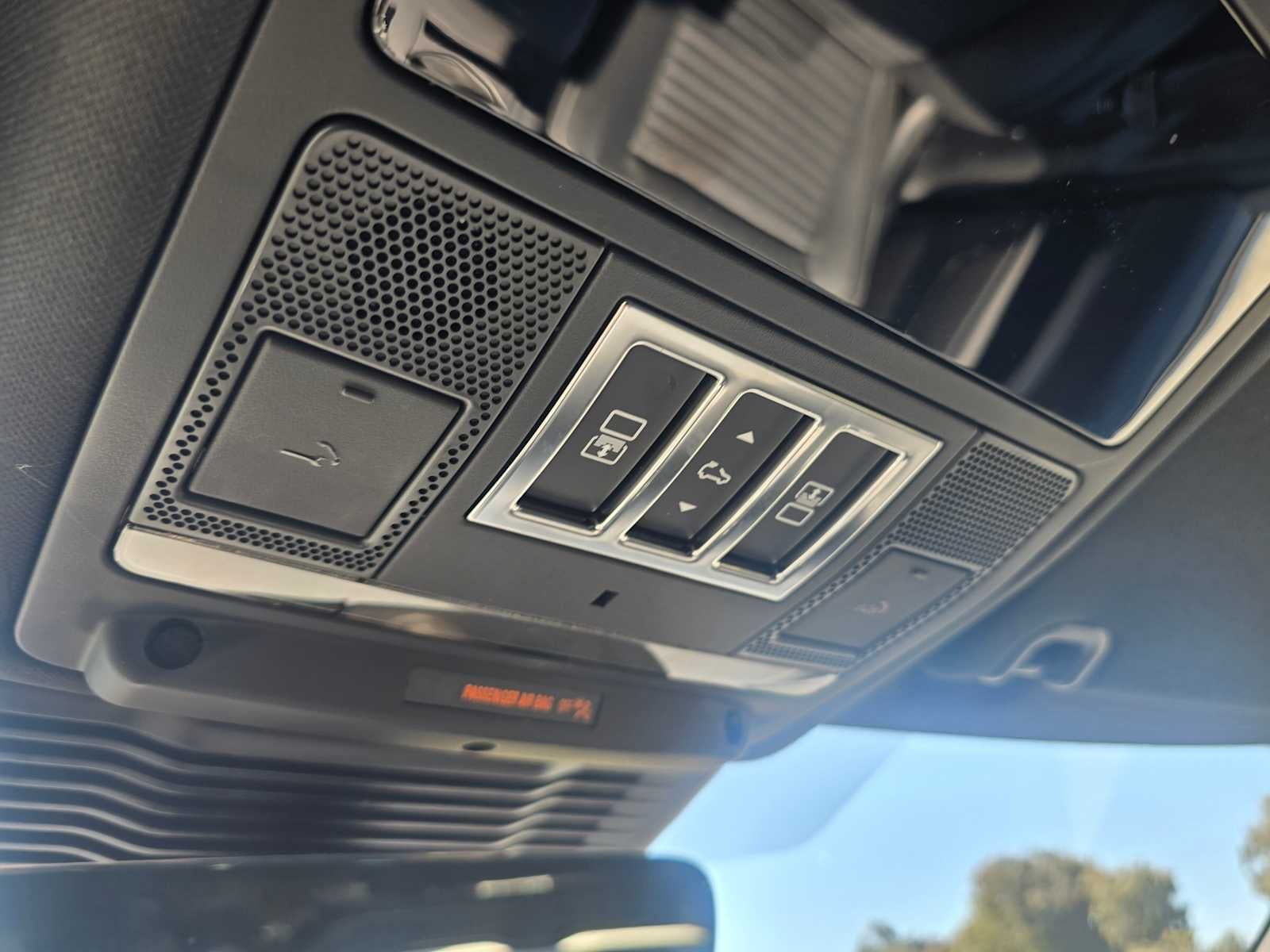 2025 Land Rover Discovery Dynamic SE