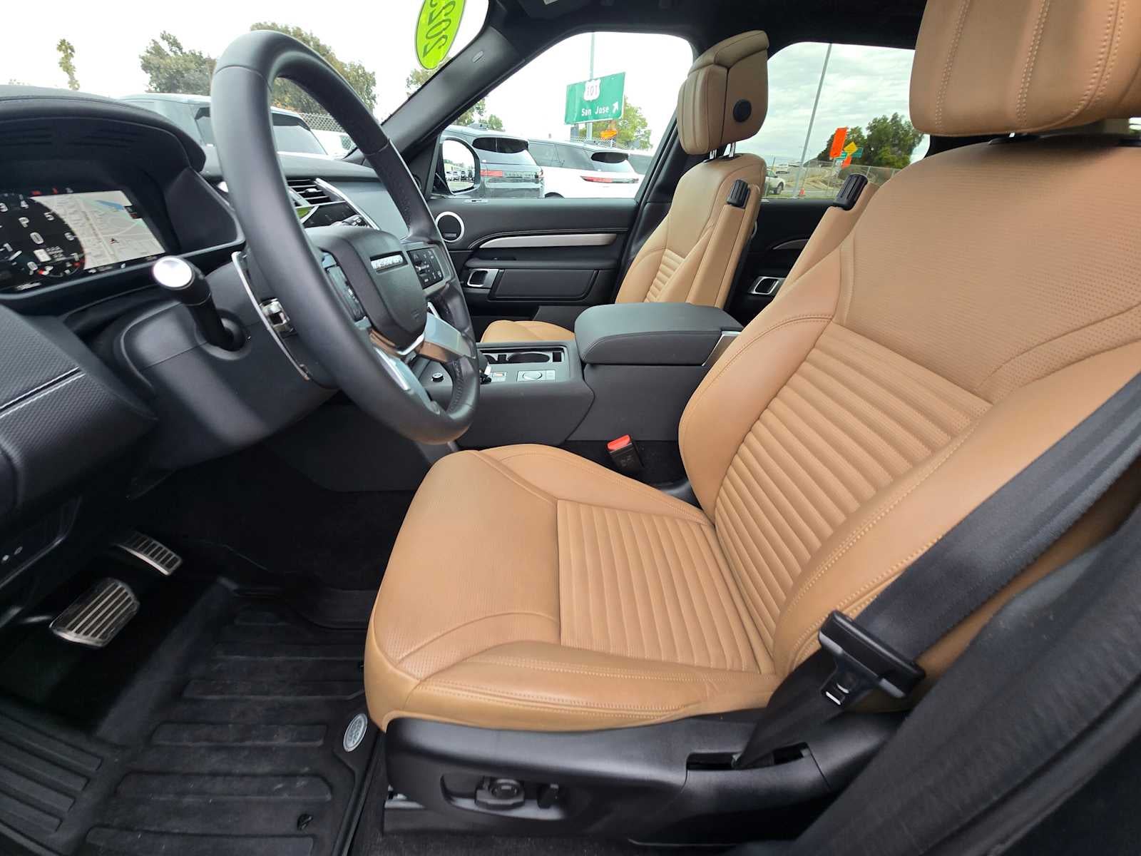 2025 Land Rover Discovery Dynamic SE