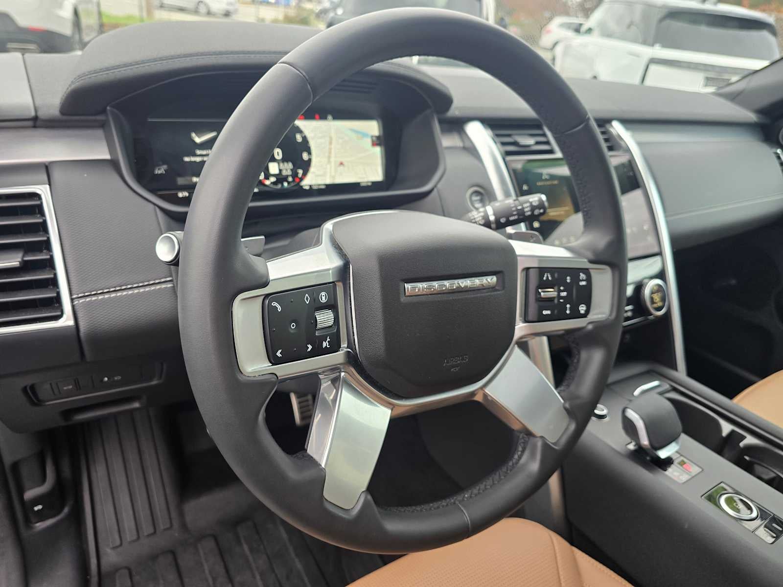 2025 Land Rover Discovery Dynamic SE