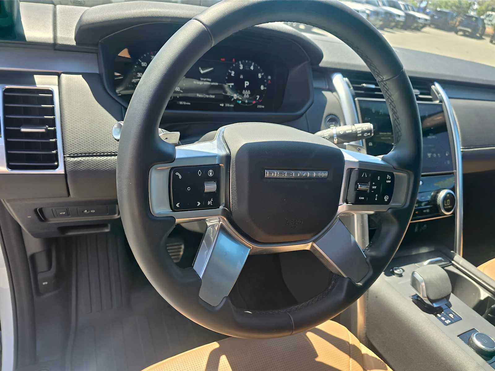 2025 Land Rover Discovery Dynamic SE