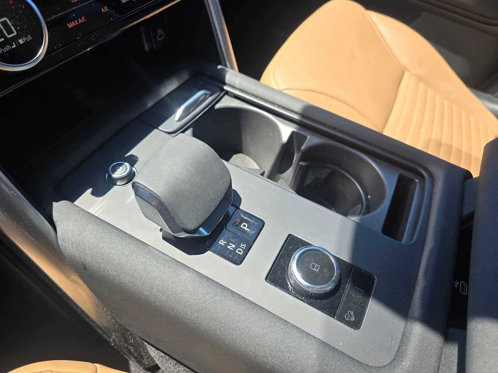 2025 Land Rover Discovery Dynamic SE