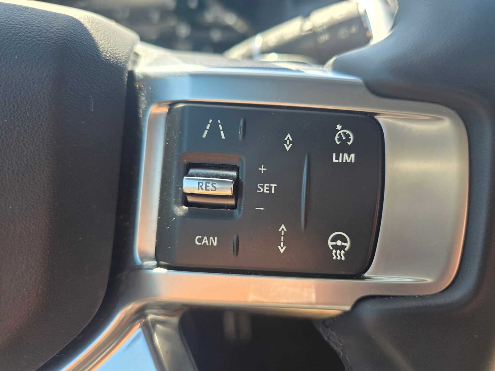 2025 Land Rover Discovery Dynamic SE