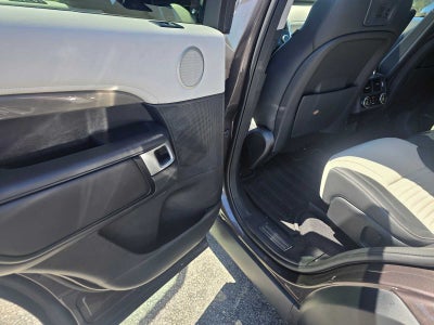 2025 Land Rover Discovery Metropolitan Edition