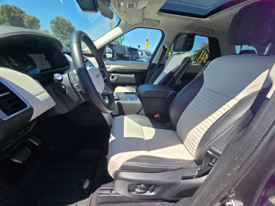 2025 Land Rover Discovery Metropolitan Edition