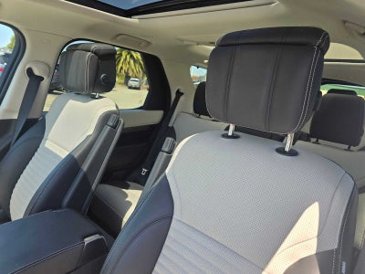2025 Land Rover Discovery Metropolitan Edition