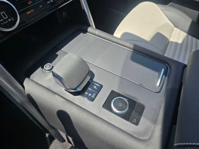 2025 Land Rover Discovery Metropolitan Edition