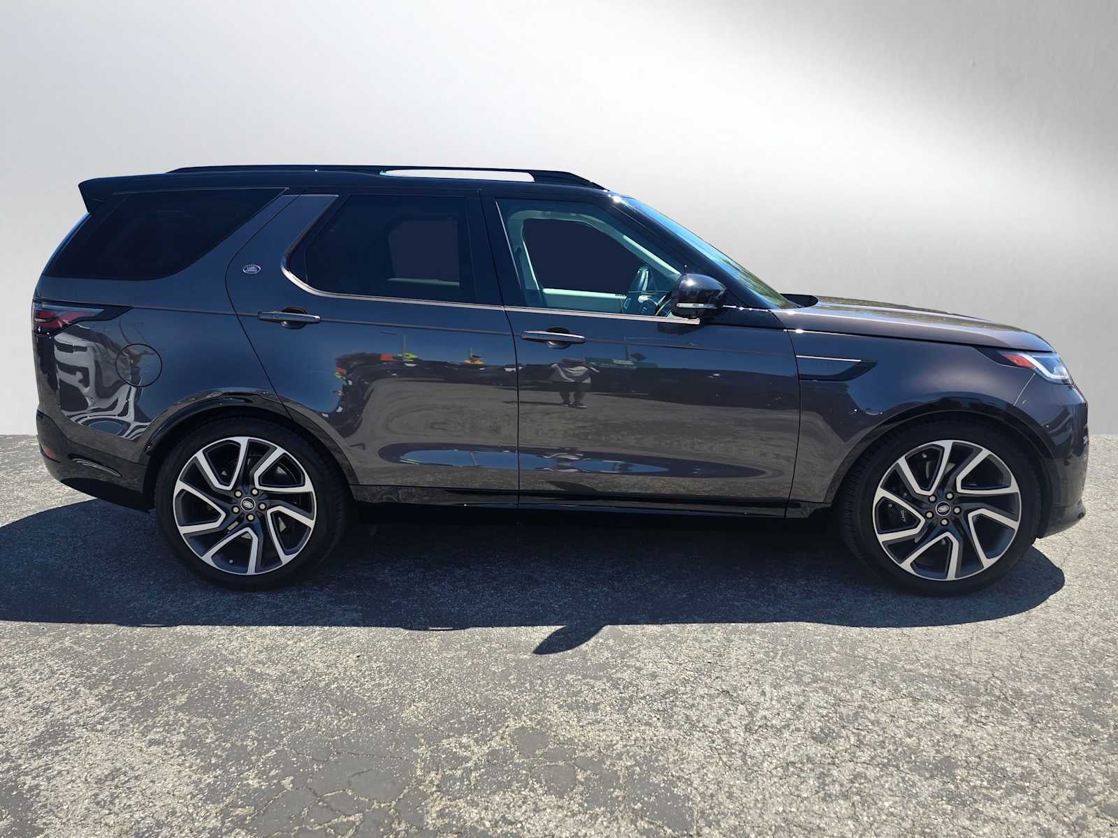 2025 Land Rover Discovery Metropolitan Edition