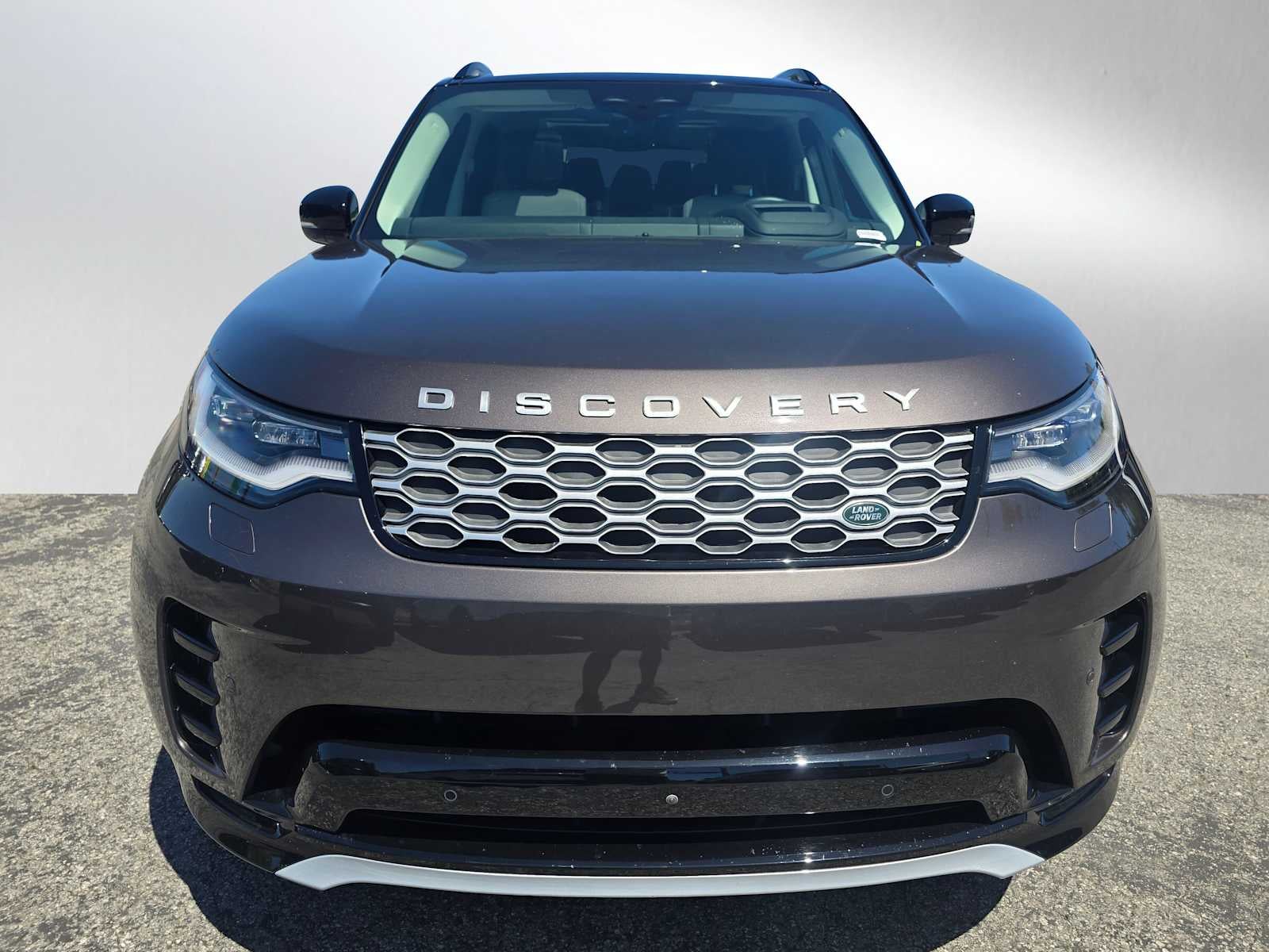 2025 Land Rover Discovery Metropolitan Edition