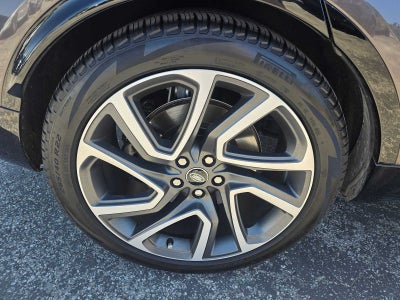 2025 Land Rover Discovery Metropolitan Edition