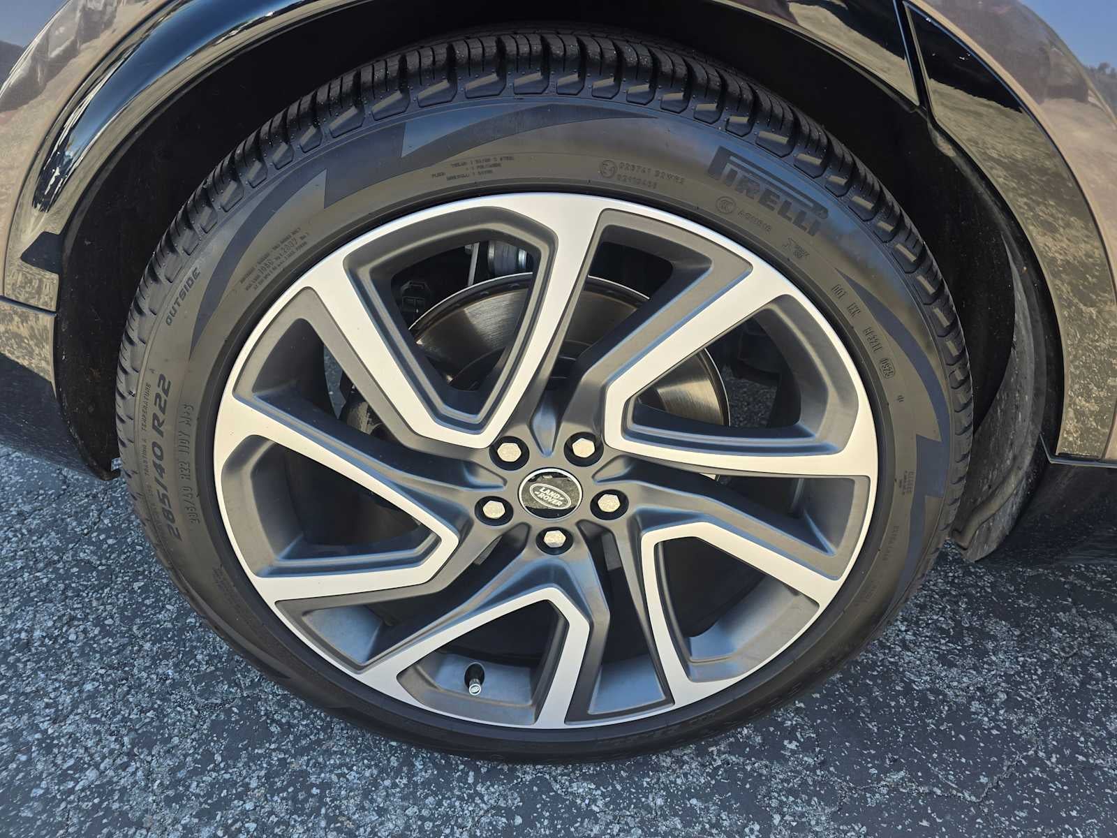 2025 Land Rover Discovery Metropolitan Edition