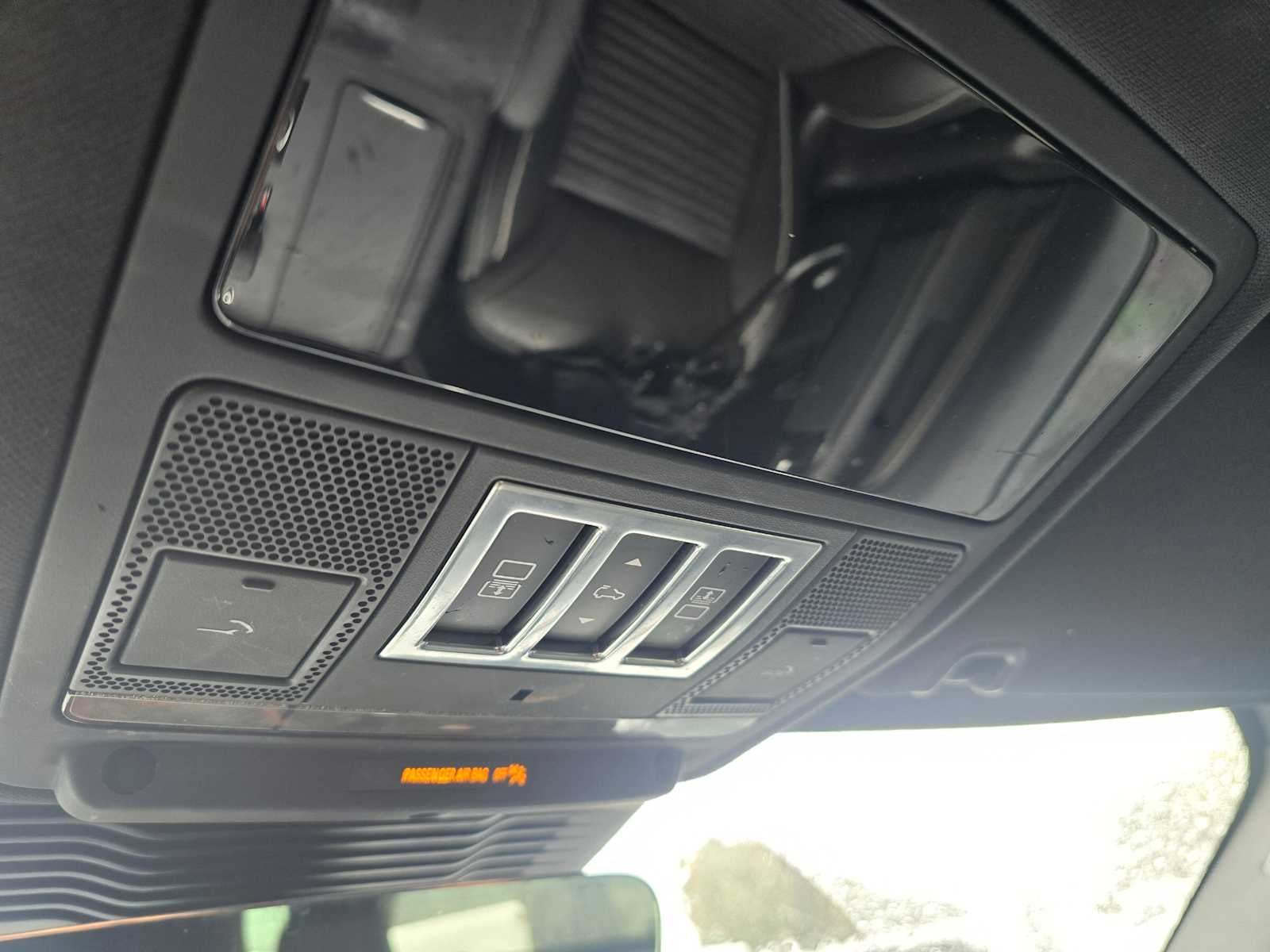 2023 Land Rover Discovery Metropolitan Edition
