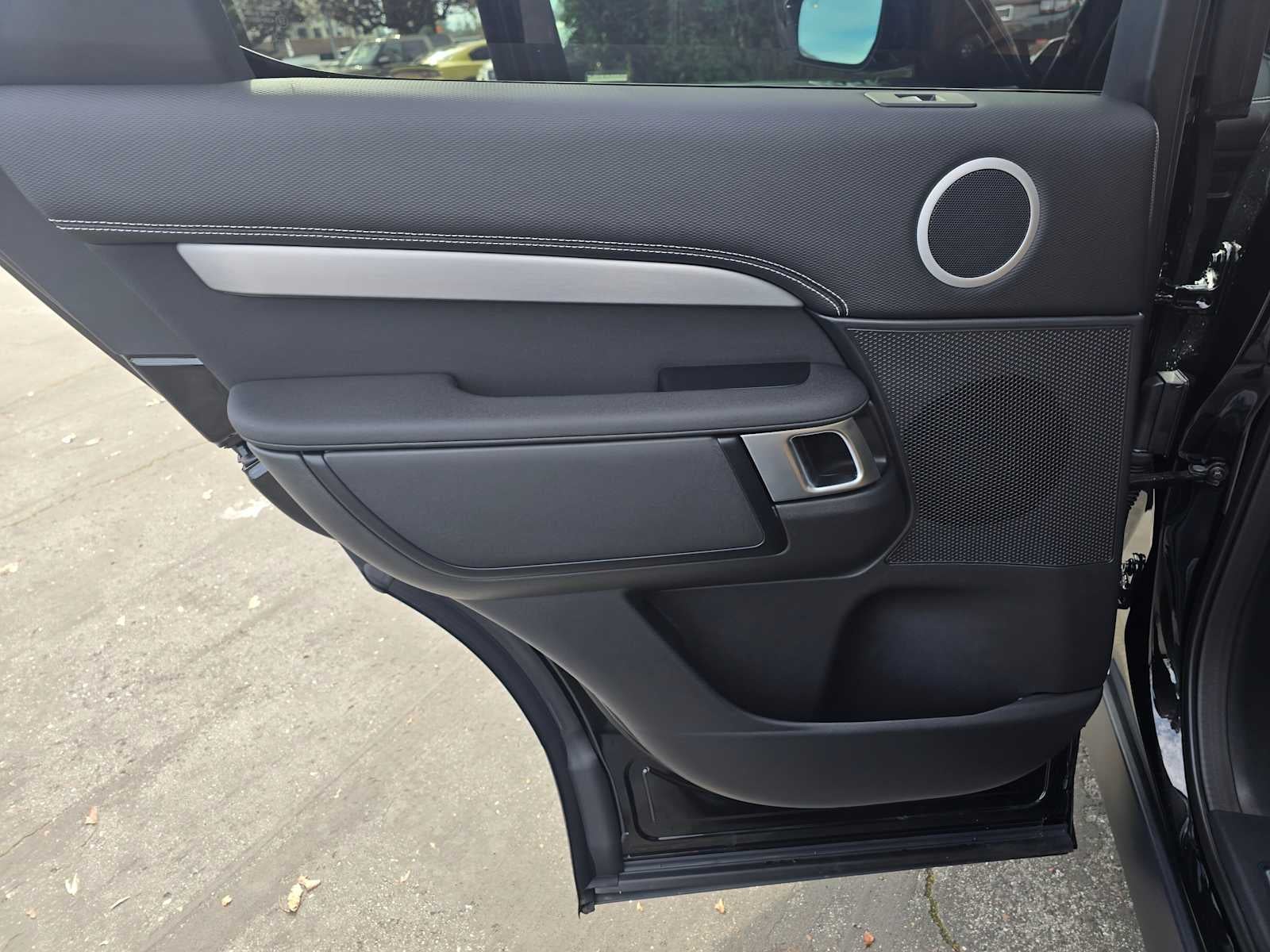 2026 Land Rover Discovery Gemini Edition