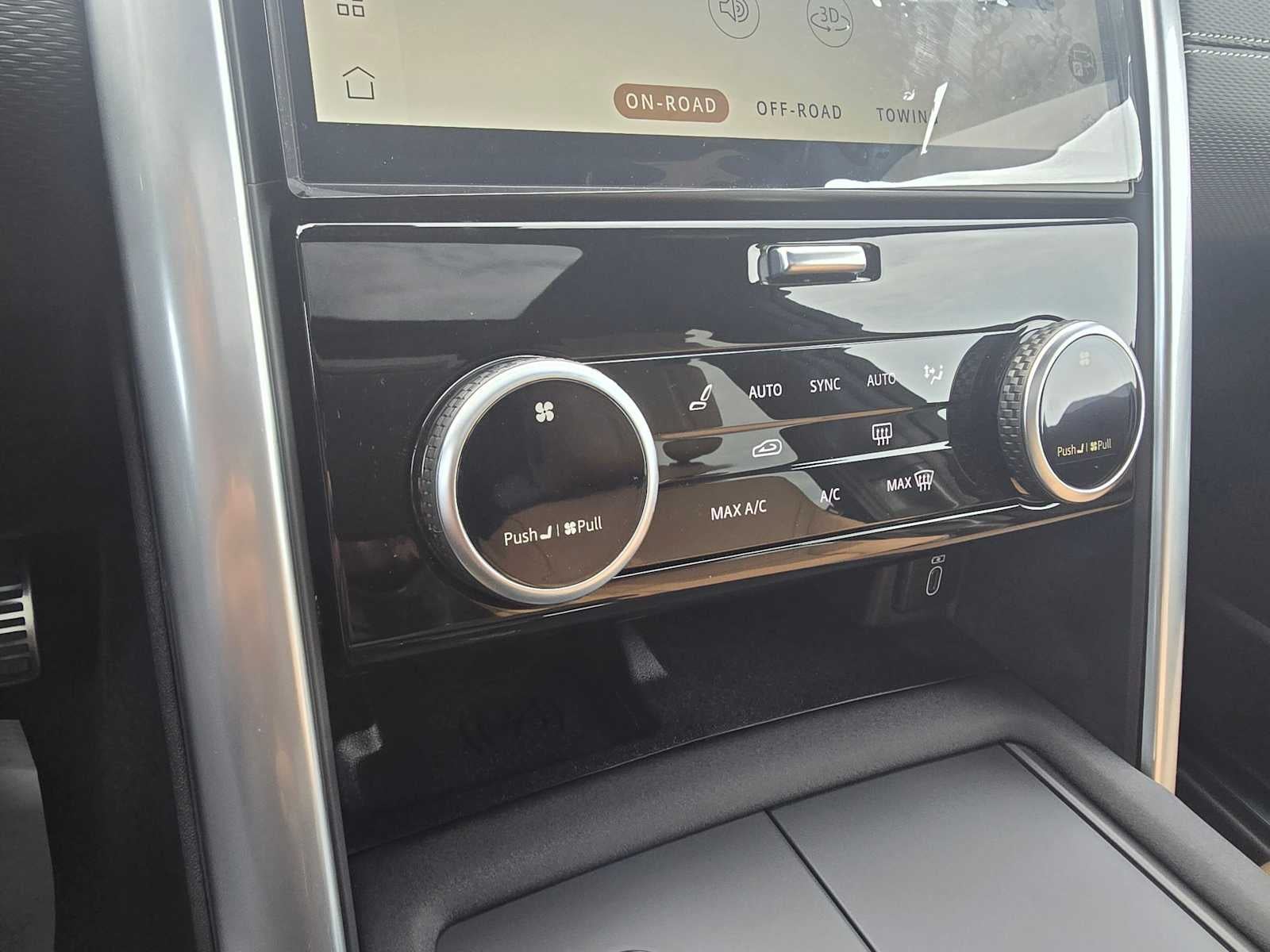 2026 Land Rover Discovery Gemini Edition