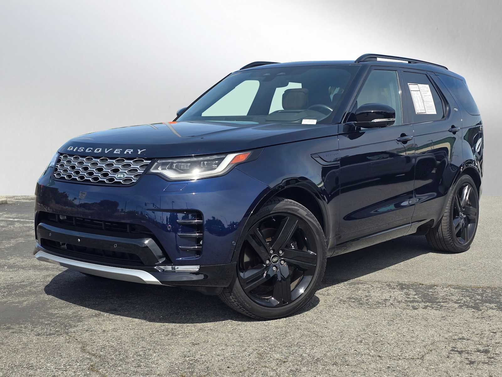 2023 Land Rover Discovery Metropolitan Edition