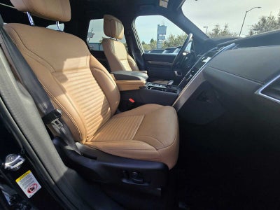 2023 Land Rover Discovery Metropolitan Edition