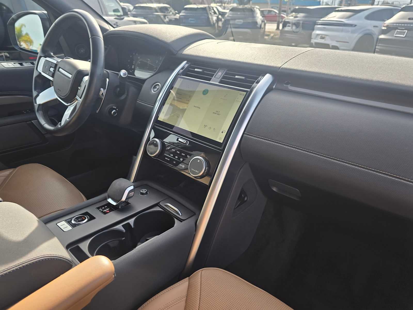 2023 Land Rover Discovery Metropolitan Edition