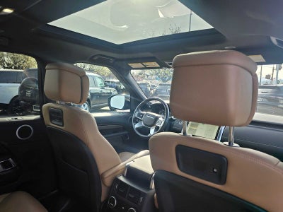 2023 Land Rover Discovery Metropolitan Edition