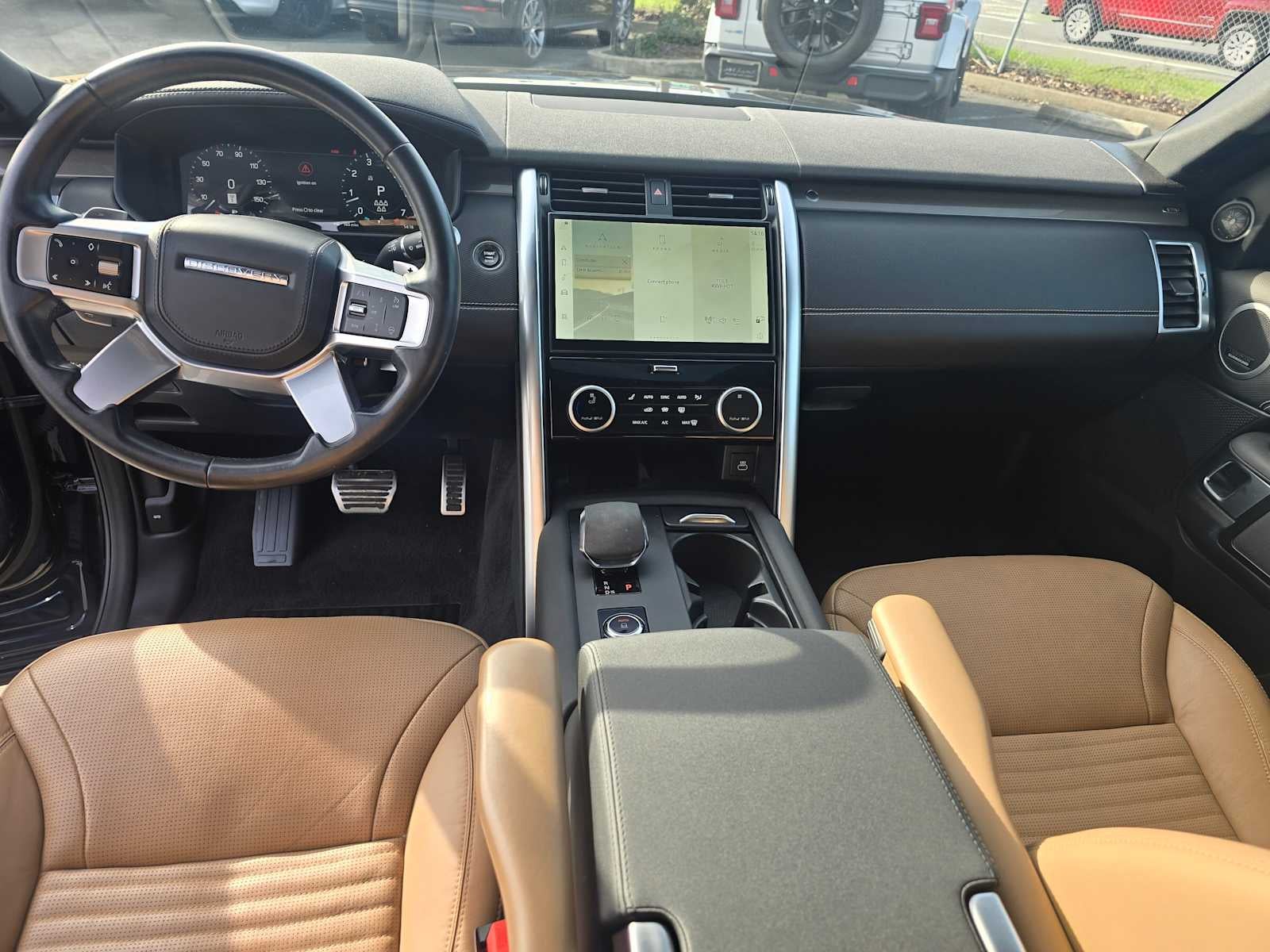 2023 Land Rover Discovery Metropolitan Edition