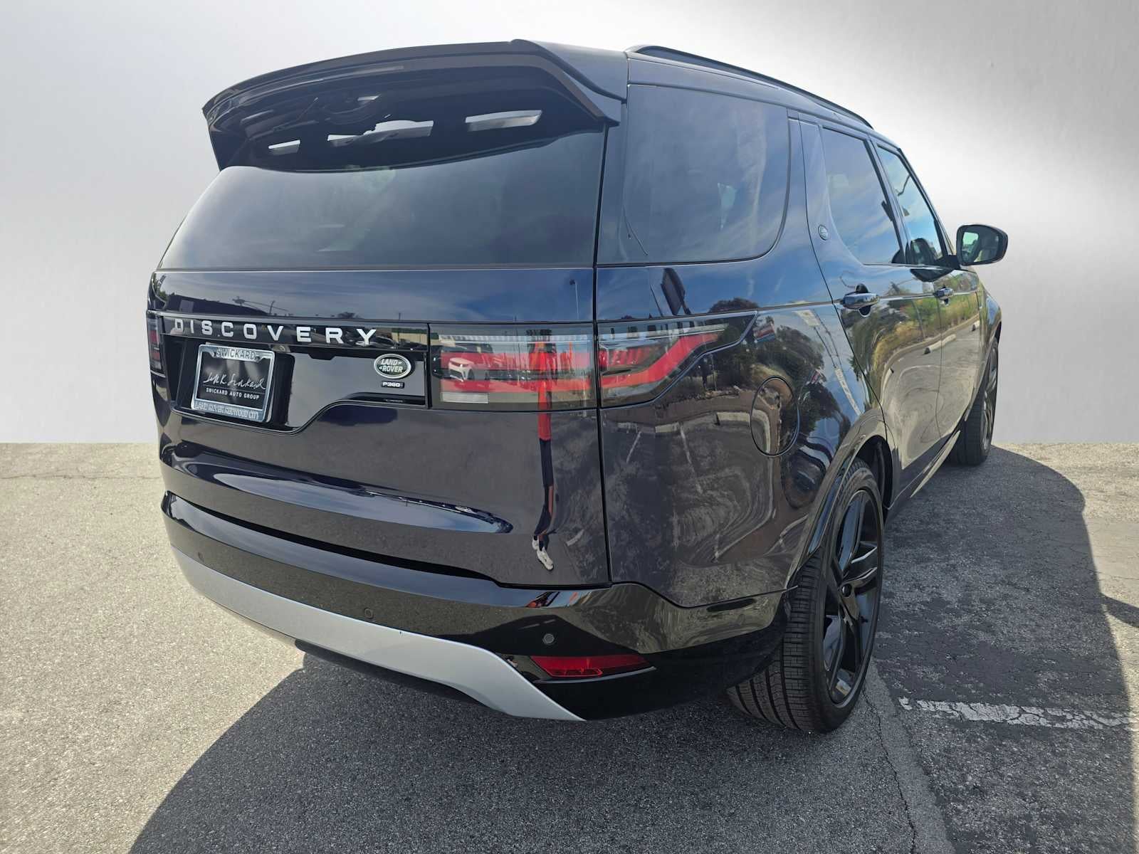 2023 Land Rover Discovery Metropolitan Edition