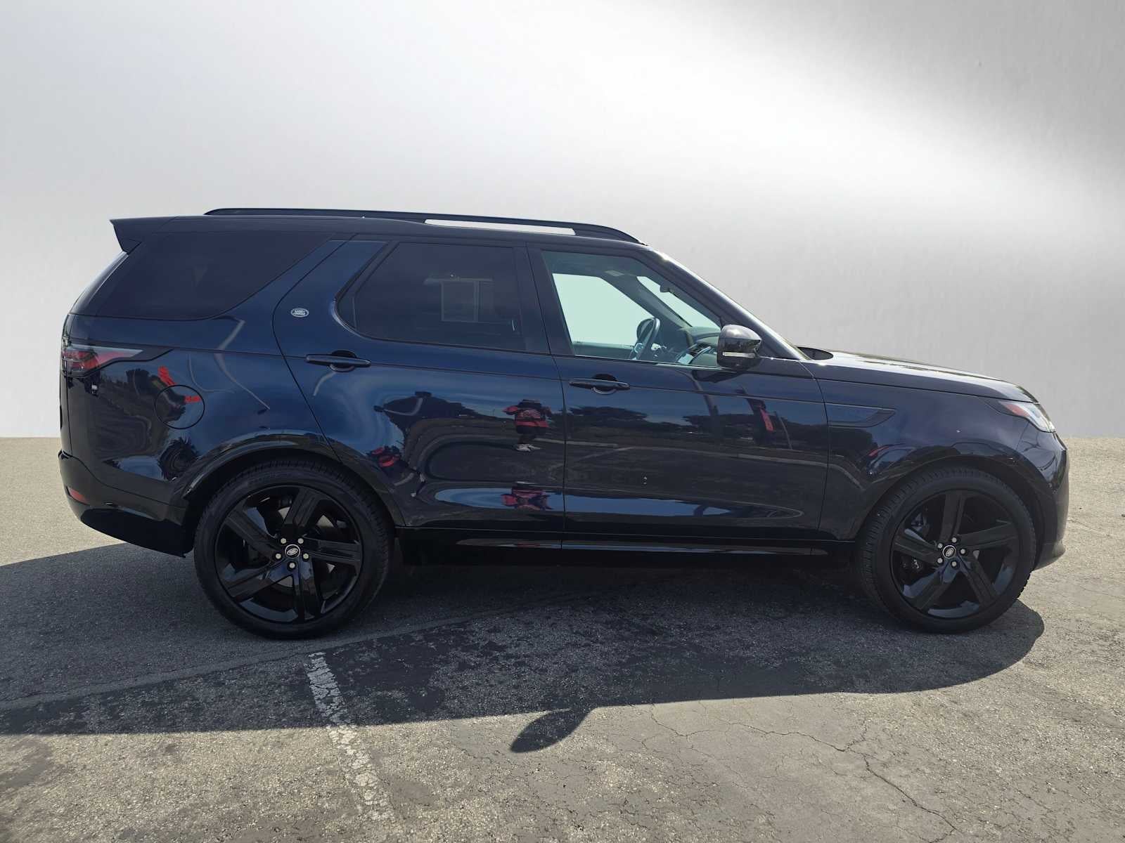 2023 Land Rover Discovery Metropolitan Edition