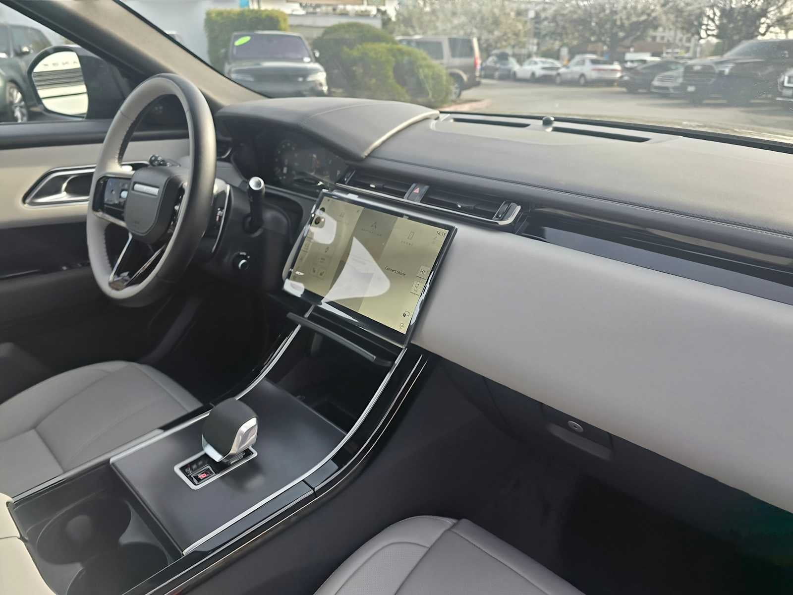 2026 Land Rover Range Rover Velar Dynamic SE