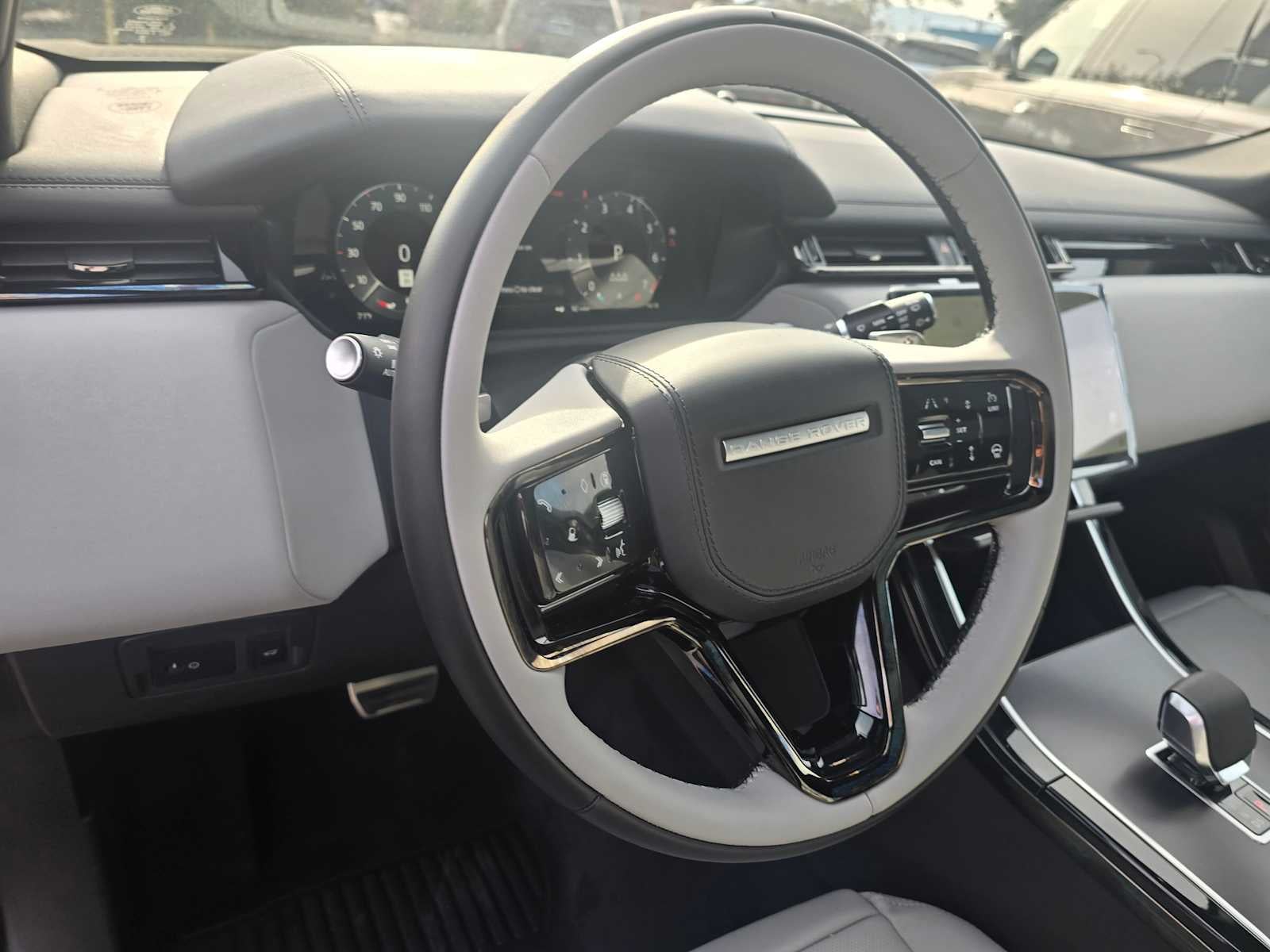 2026 Land Rover Range Rover Velar Dynamic SE