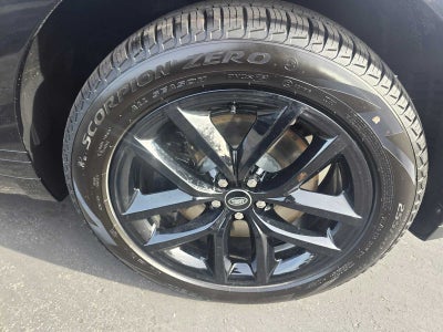 2026 Land Rover Range Rover Velar Dynamic SE