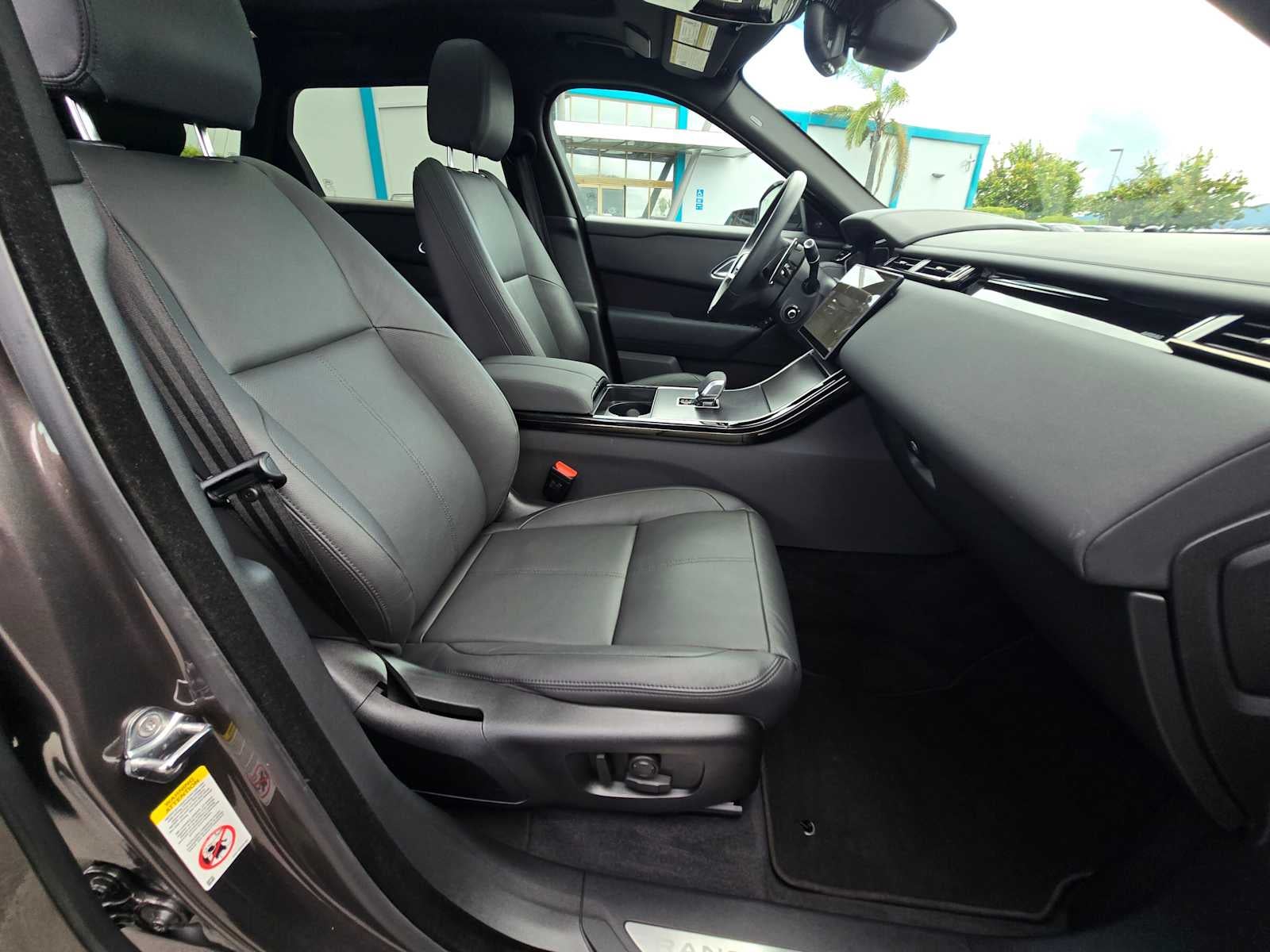 2026 Land Rover Range Rover Velar Dynamic SE