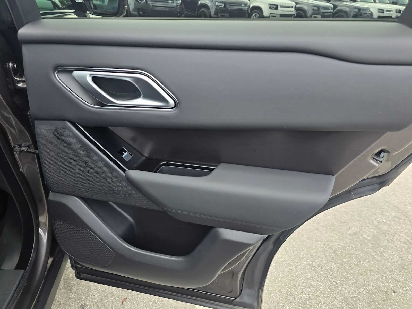 2026 Land Rover Range Rover Velar Dynamic SE