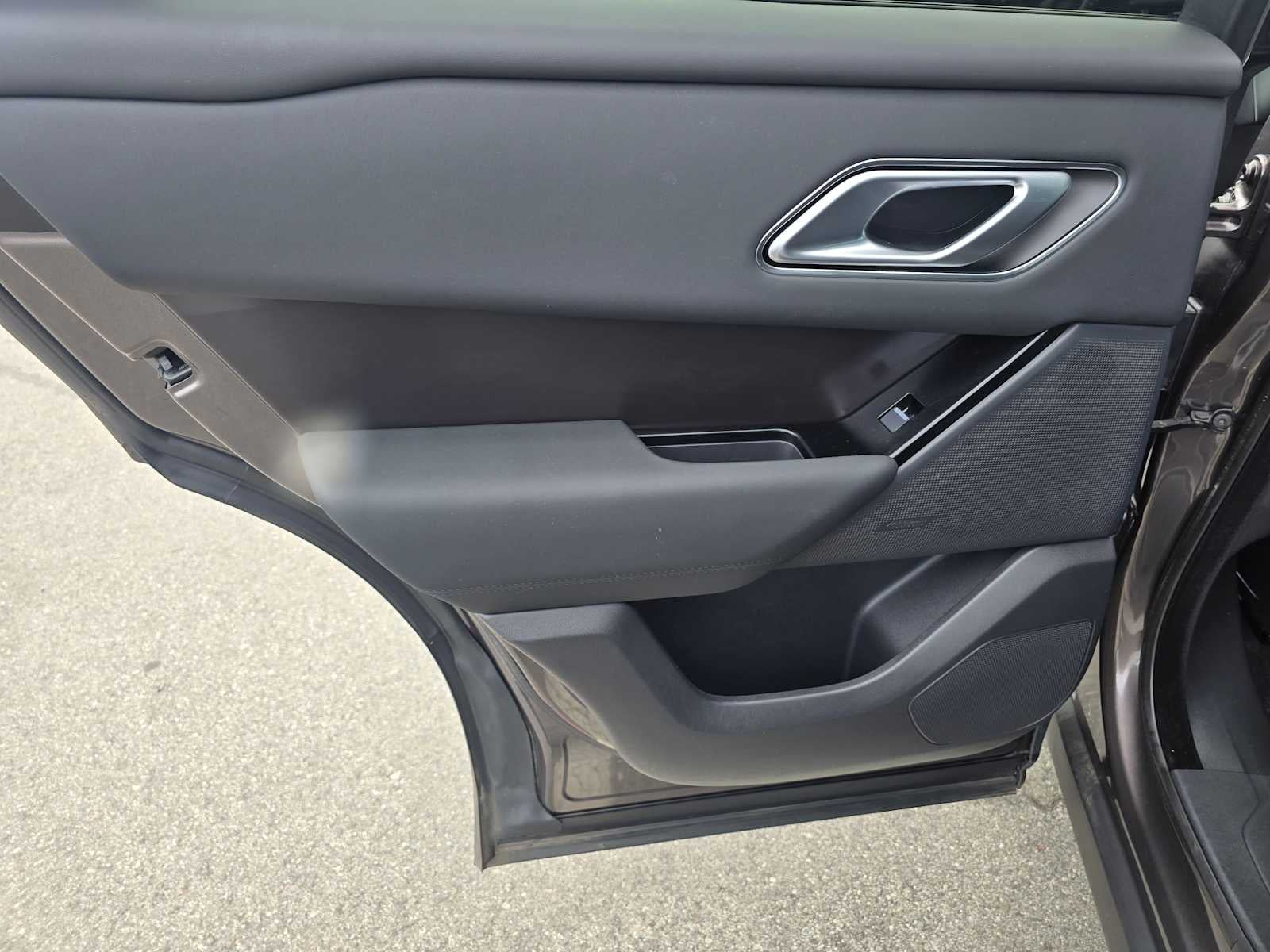 2026 Land Rover Range Rover Velar Dynamic SE