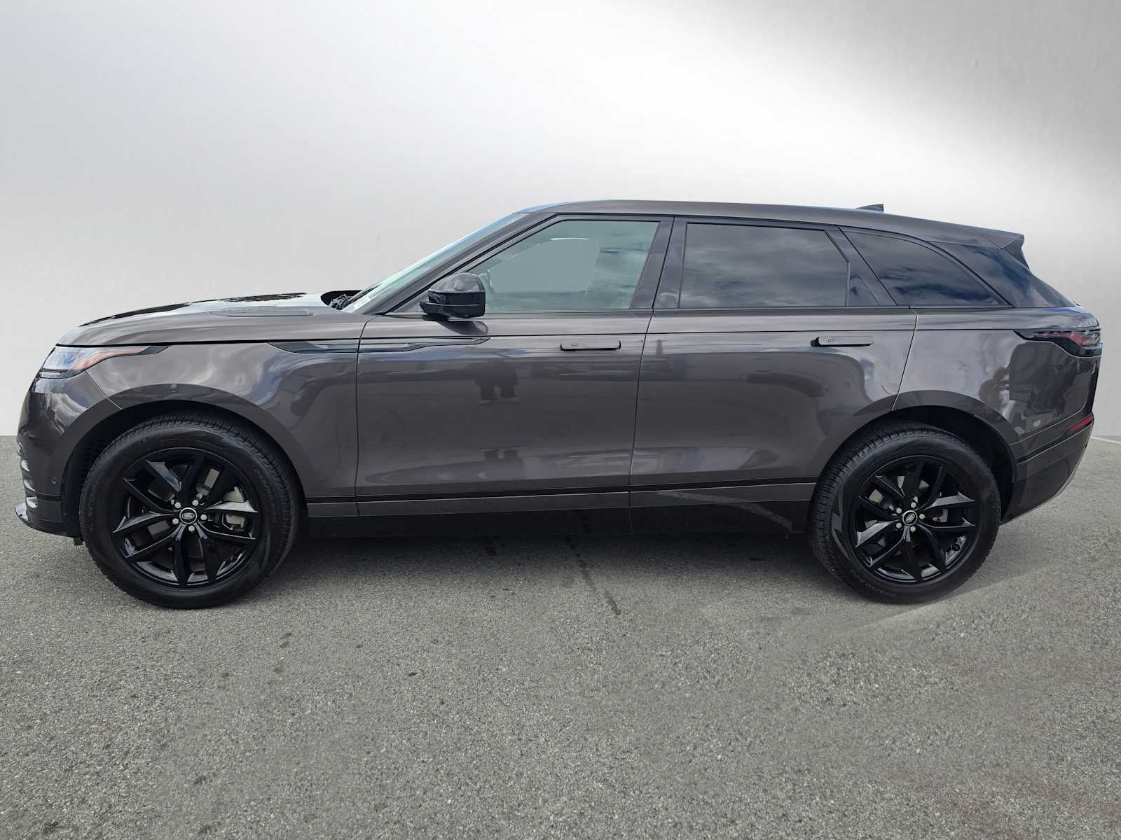 2026 Land Rover Range Rover Velar Dynamic SE