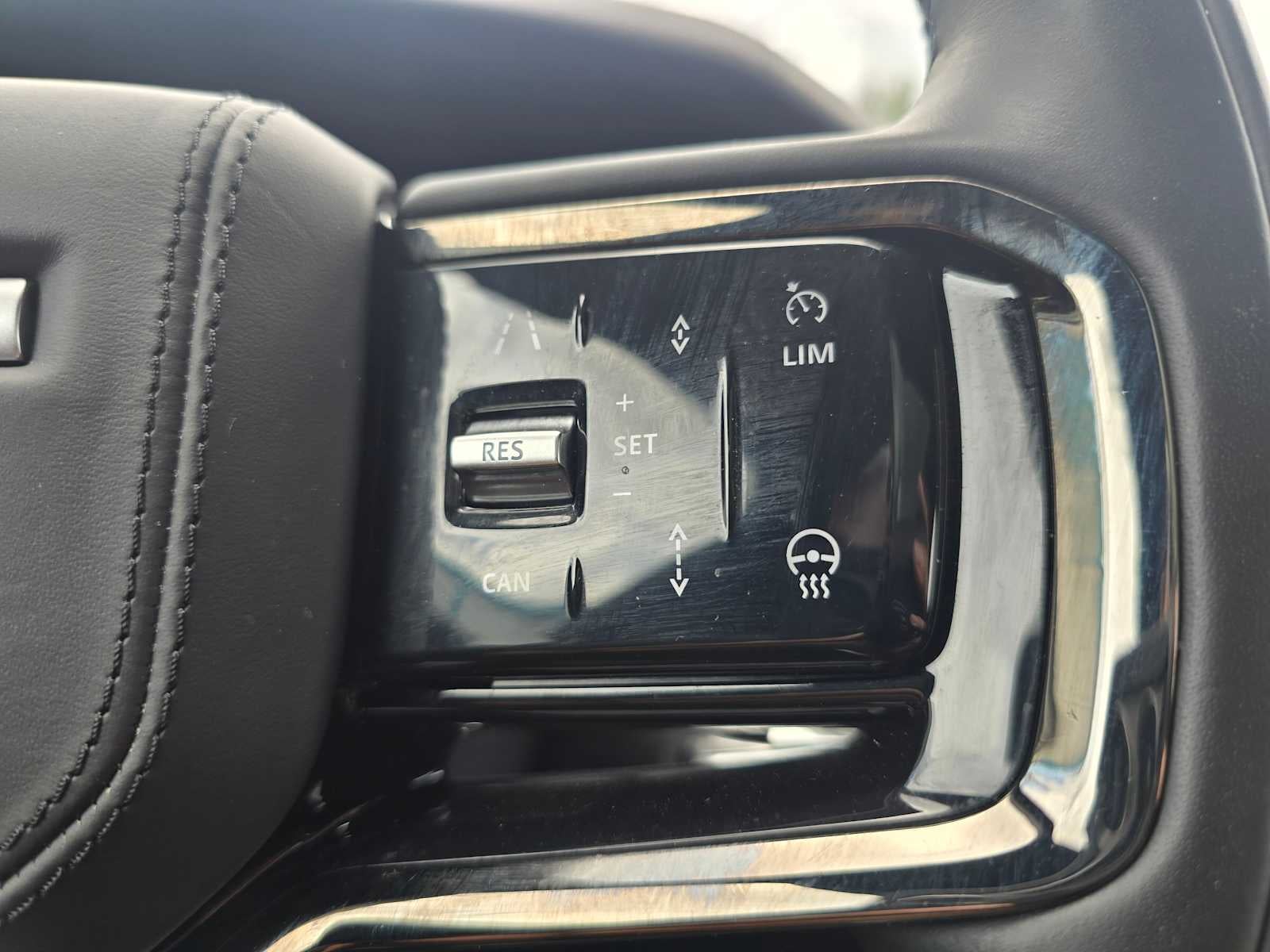2026 Land Rover Range Rover Velar Dynamic SE