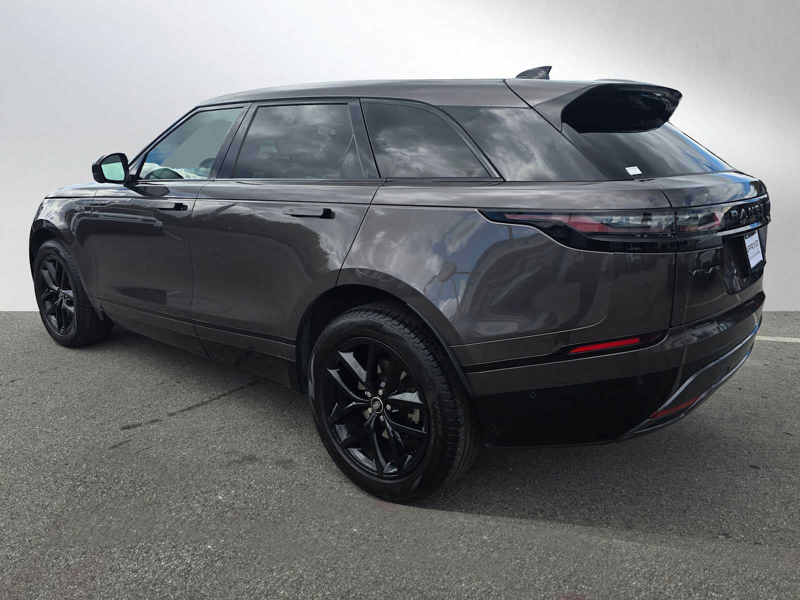 2026 Land Rover Range Rover Velar Dynamic SE
